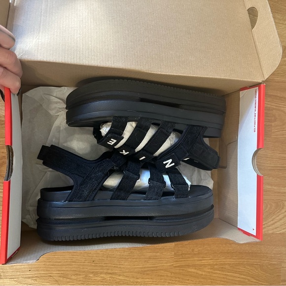 Nike Icon Classic Platform Sandals Size 9 - Picture 8 of 8